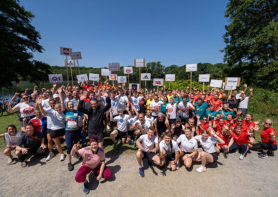 Gruppenfoto der Staffellauf-Teilnehmenden 2025